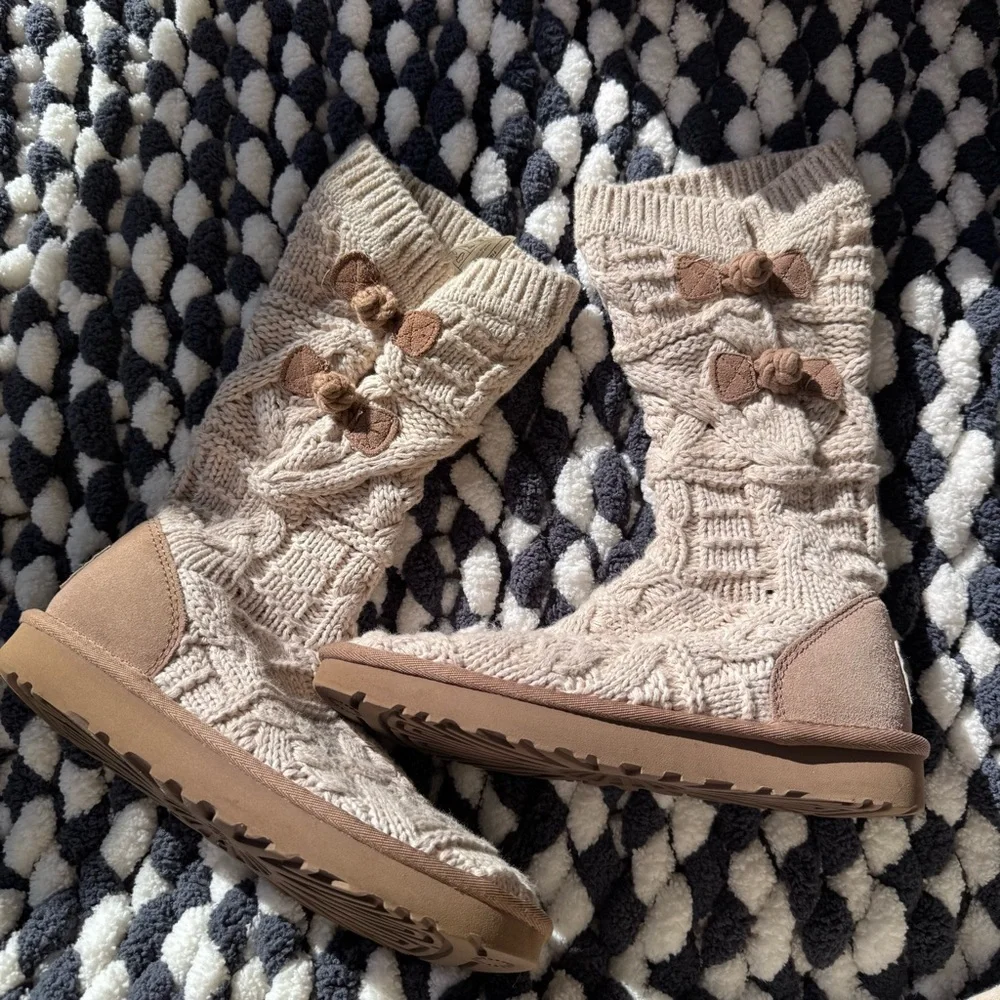 UGG Fawn Knit Boots